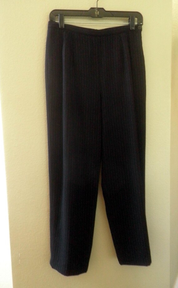 Women's Black PINSTRIPE Pant suit, Size 10Petite, fu… - Gem