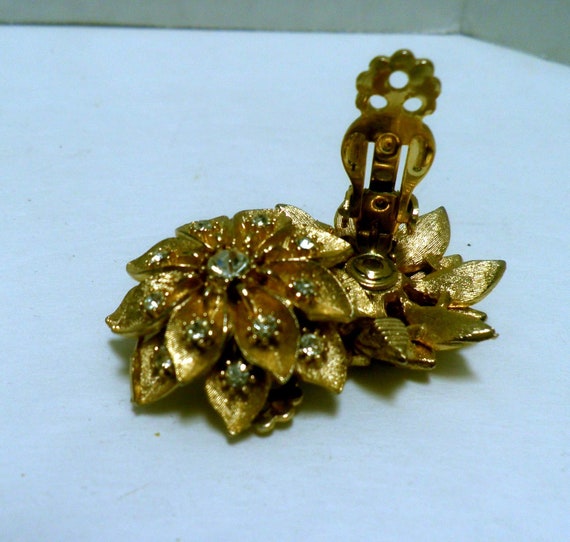 vintage clip-on Earrings,Gold Chrysanthemum with … - image 5