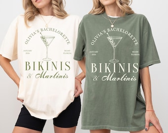 Camiseta de despedida de soltera con bikinis y martinis, camisetas de despedida de soltera con ubicación personalizada, club de despedida de soltera Final Fiesta, club de cócteles de despedida de soltera en la playa