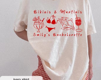 Camiseta de despedida de soltera con bikinis y martinis, camisetas de despedida de soltera con ubicación personalizada, club de despedida de soltera Final Fiesta, club de cócteles de despedida de soltera en la playa