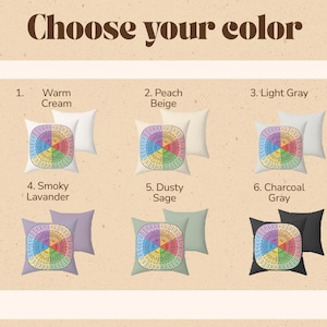 Puede incluir: Imagen que presenta seis juegos de cojines en varios colores: Crema C&aacute;lido, Beige Melocot&oacute;n, Gris Claro, Lavanda Ahumado, Salvia Polvorienta y Gris Carb&oacute;n. Cada juego incluye un coj&iacute;n cuadrado con un dise&ntilde;o colorido y un coj&iacute;n liso.