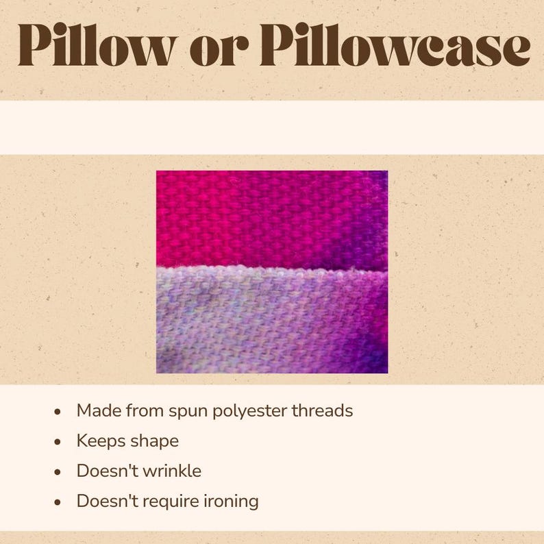 Puede incluir: La imagen muestra dos muestras de tela, una rosa brillante y otra lavanda. El texto en la parte superior dice "Pillow or Pillowcase". Debajo, vi&ntilde;etas resaltan caracter&iacute;sticas: hilos de poli&eacute;ster hilado, mantiene la forma, no se arruga y no requiere planchado.