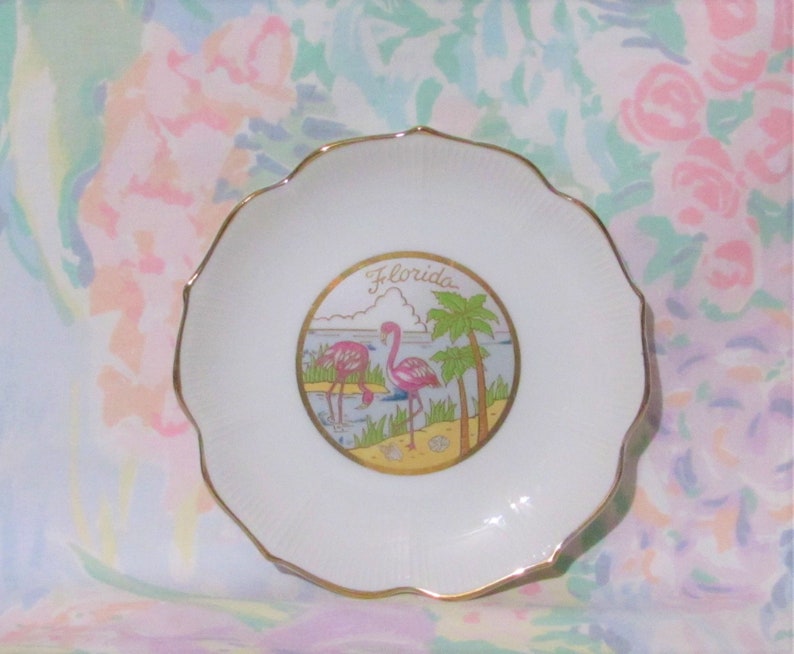 Vintage Kitsch FLAMINGO Florida Souvenir Plate Small 70s Woolworth White Gold Trim Japan