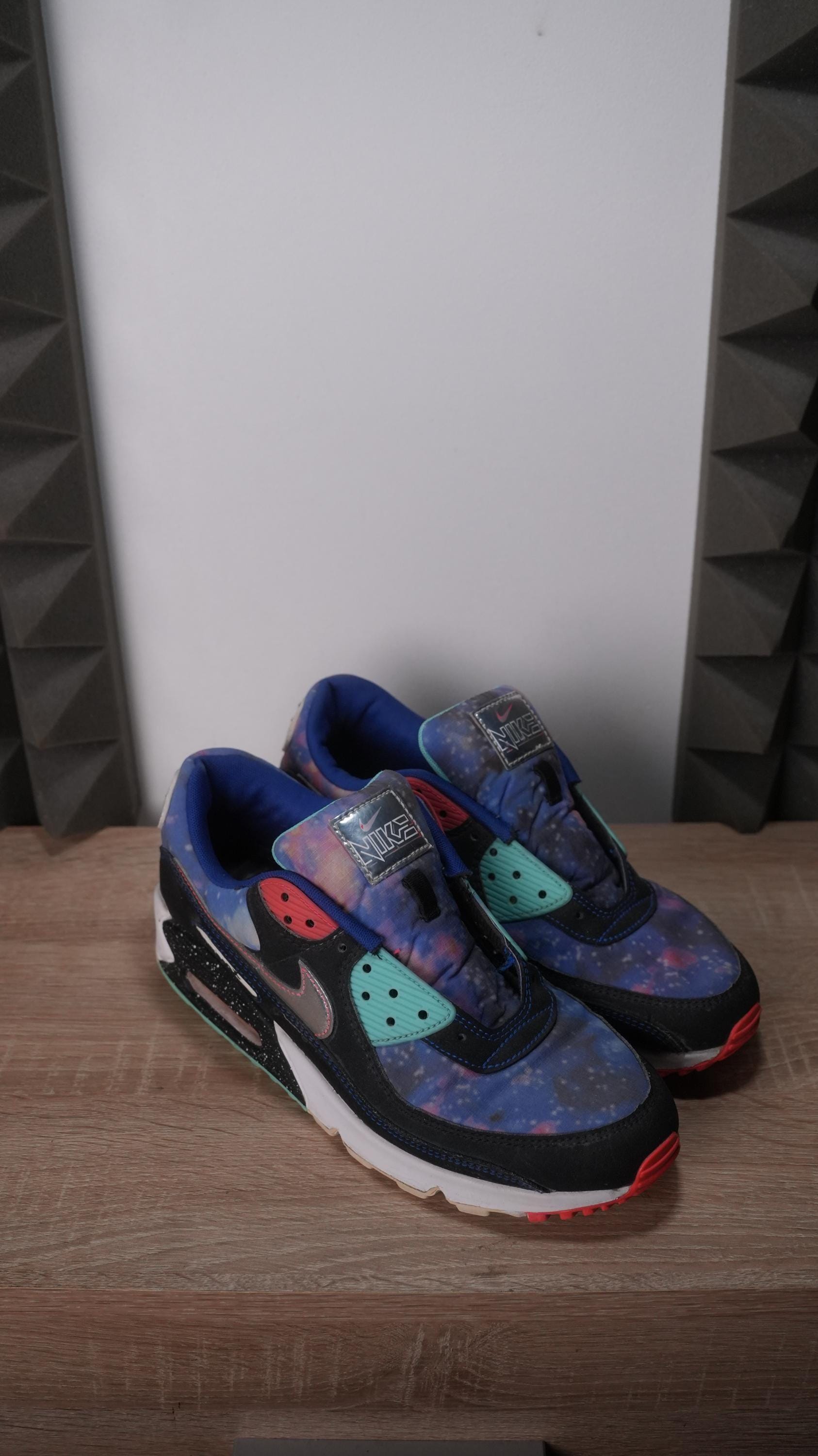 air max 90 galaxy on feet