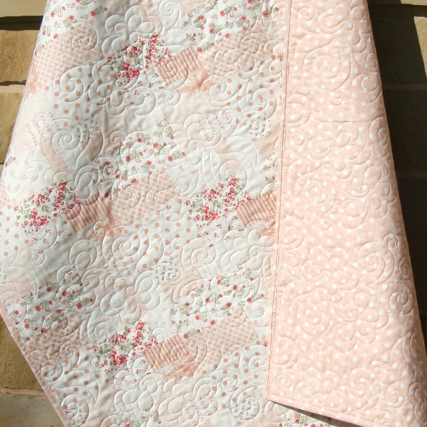 ÚLTIMO un Shabby Chic bebé niña tejido, estilo campestre, blanco Coral Rosa Pastel, niño cuna cuna ropa de cama, blancos vivero Decoración Floral