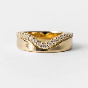14k Gold Cigar Wedding Band with Unique U Shaped Bezel Diamond Chevron, Women’s Thick 5mm Cut Out Design Ring