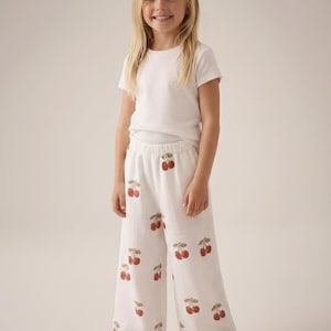 Kids Pants Sewing Pattern For Girls - Toddler Pants Pattern, Children's Sewing Patterns, Cotton Pants With Pockets Pattern, Kid's Pants With Pockets Sewing Pattern For Woven Fabrics, PDF Patterns For Children, Boys pants pattern for teens, linen pants pattern for children, simple pants pattern for girls, trousers pants pattern for kids, pajama pants pattern, elastic waistband pants pattern, elastic pants sewing pattern, pdf sewing patterns for kids, trousers pattern for girls