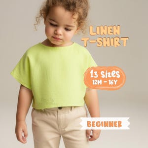 Op de afbeelding: Een kind draagt een limoengroen linnen T-shirt en een beige broek. Het T-shirt heeft een losse pasvorm en korte mouwen. Tekst op de afbeelding luidt "LINEN T-SHIRT", "13 maten 12H - 16Y" en "BEGINNER".
