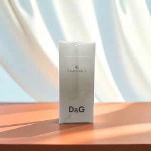D&G 6 L&#39;Amoureux Eau Toilette 100 ml/3,3 fl.oz. Zeer zeldzaam. Mooie balans tussen hout en kruiden met een vleugje citrus.