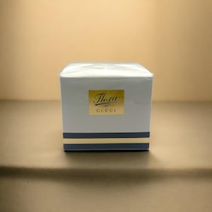 Flora van Gucci Eau Parfum 75 ml/2,5 fl.oz. Een prinsessengeur! Een subtiele, lichte citrusbloem. Zeer zeldzaam.