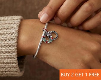 Holiday Wreath Double Dangle Charm for Bracelet or Necklace Silver, Necklace Pendant, Christmas Handmade, Gift for Her