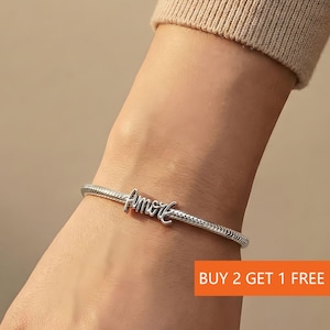 Amore Script Berlock för Armband eller Halsband Silver, Halsbandshänge, Handgjort Julklapp, Present till Henne, Resehänge