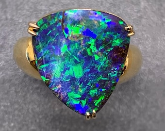 Pre‑Owned Australian Boulder Opal Ring, Solid 18K Yellow Gold, Natural Queensland Boulder Opal, Vintage Estate Gem Jewelry