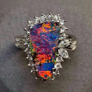 Vintage Australischer Boulder Opal Ring, in PT900 Gold gefasst, einzigartiger antiker Schmuck, handgefertigte Eleganz, seltener Fund, perfektes Geschenk für Sie