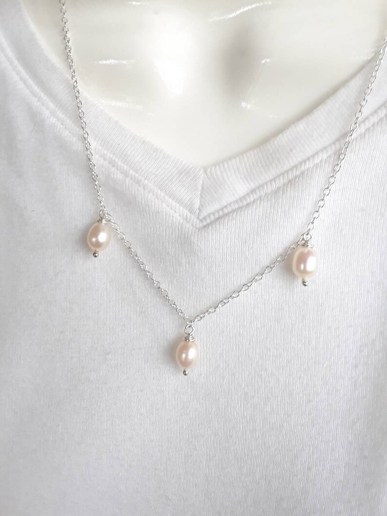 Freshwater pearl and sterling silver 18 inch cable chain necklace
