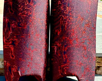 Chaussons de gardien de but d'intérieur en spandex rouge métallisé à motif abstrait, taille M/L