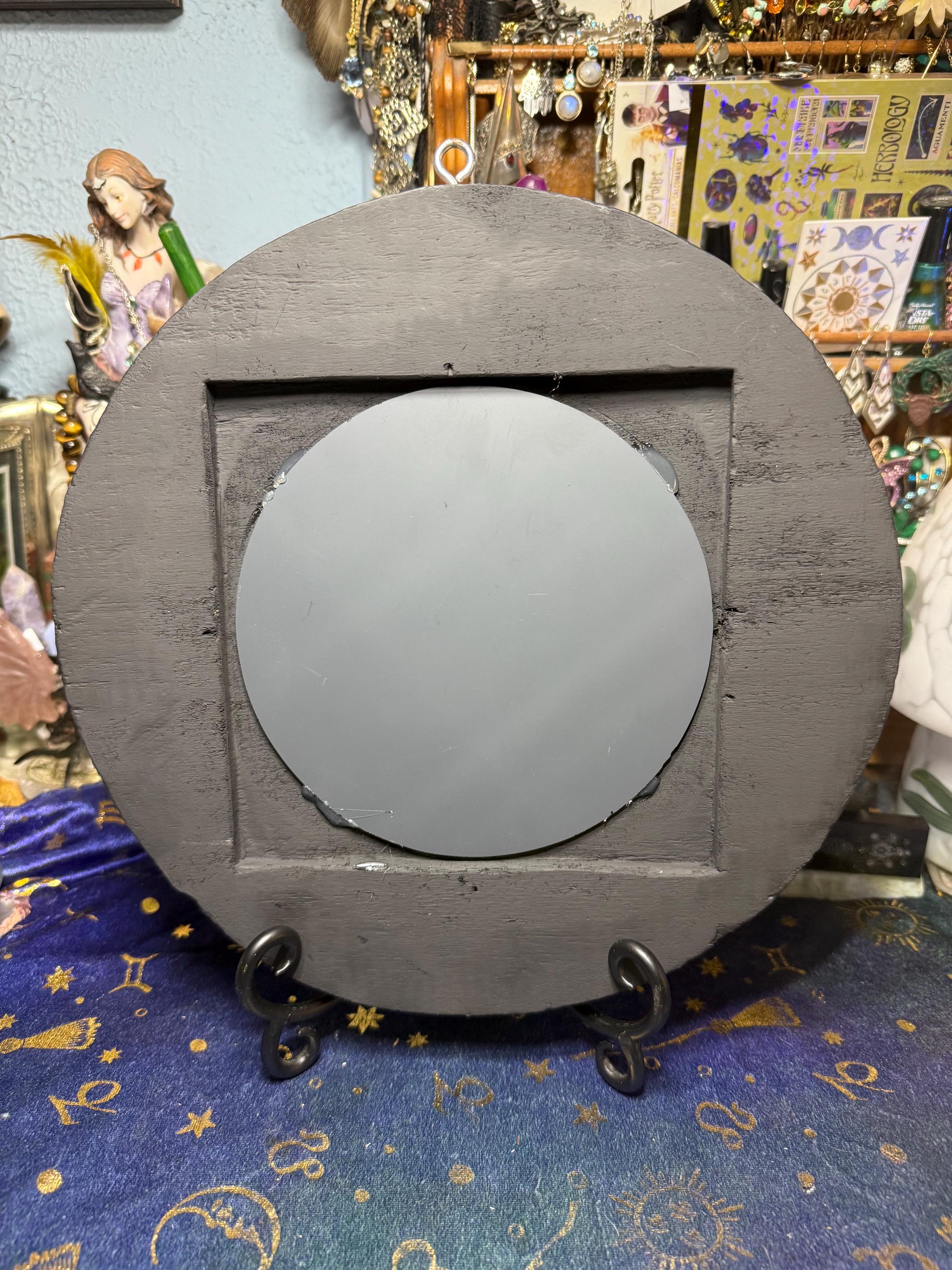 ヴィンテージの木製天体太陽壁掛けミラーのクローズアップ - Etsy 日本