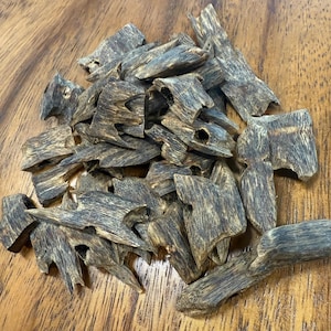 5g Premium Hainan Kyara Agarwood – Cultivated Kynam Chips | Deep Resin, Sweet Aroma, Meditation Grade