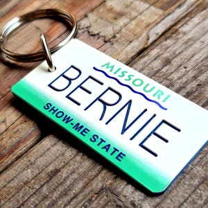 Personalisiertes Missouri Nummernschild Schlüsselanhänger: SHOW-ME STATE mit Gravur