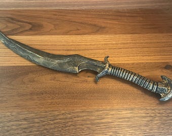 Skyrim inspired Dragon Priest Dagger | life-size realistic 3D-printed dagger | con-ready cosplay prop | display decor