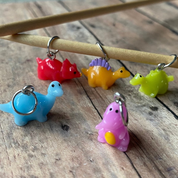 Dinosaur stitch markers for knitting, set of 5 dinos for your knit project bag