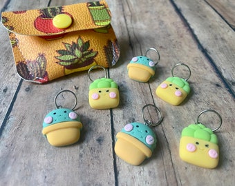 Cactus stitch marker pouch - set of 6 knitting markers for your project bag