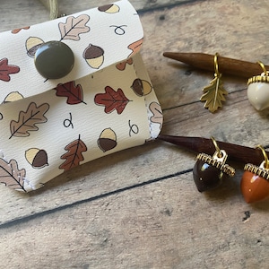 Acorn & Oak Leaf stitch marker set in vinyl pouch, set of 4 markers for your knitting project bag