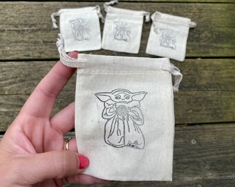 Baby Yoda w/Yarn Drawstring Pouches