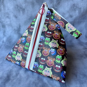 Bolsa para proyectos de los Muppets, muñequera portátil con cremallera para tejer y hacer crochet