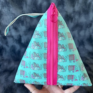 Bolsa para proyectos de gato sirena, muñequera de vinilo con cremallera para tejer y hacer crochet de forma portátil