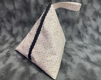 Sparkle Wristlet, Vinyl Triangle Zipper Pouch, Knitting Bag with Daisies