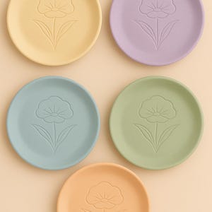 Prato Poppy – Prato de cerâmica artesanal para acompanhamento ou sobremesa – Coleção Poppies for P