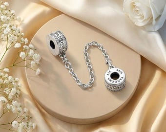 New Safety Chain Clip Charm, Must-Have Jewellery Accessory, Silver Safety Chain 5cm Long.