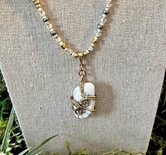 Wire-Wrapped Howlite Necklace: Gold-Colored Beaded Chain