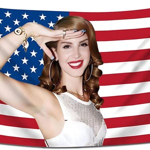 Tapiz de pared con la bandera estadounidense de Lana Del Rey / 4 de julio / Decoración de pared con íconos de la música / Estética de habitación indie