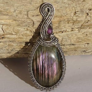 Purple Labradorite and Ruby sterling silver wire pendant. Labradorite pendant, wire wrapped pendant, wire wrap jewelry, labradorite necklace