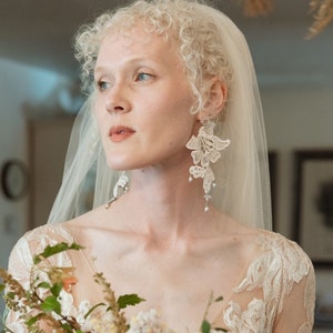 Large Floral Wedding Earrings, Lace & Freshwater Pearl Earrings, Lightweight Bridal Earrings, Romantic Bride, Champagne Lace Earrings zdjęcie 3