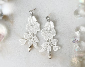 Dainty Lace Bridal Earrings, Delicate Pearl Vintage Style Wedding Earrings, Ethereal Bride