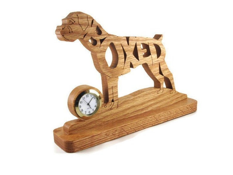 Reloj de escritorio o estante con orejas sin recortar de perro boxer hecho a mano con sierra de marquetería de madera de roble por KevsKrafts imagen 1