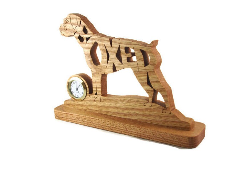 Reloj de escritorio o estante con orejas sin recortar de perro boxer hecho a mano con sierra de marquetería de madera de roble por KevsKrafts imagen 3