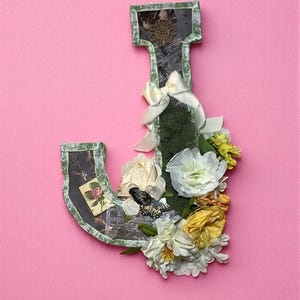 Letras florais personalizadas e decoração de parede com alfabeto de madeira
