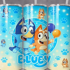 3D blaue Hundefamilie 20 Unzen Kinder Flip Top Schnabeltasse Becherverpackung, gerader Becher PNG, Kinderkarikaturbecherverpackung