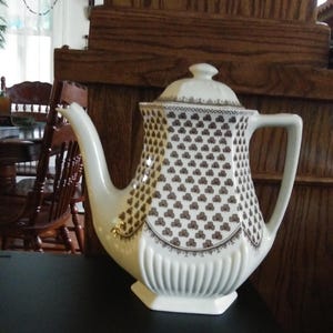 Vintage Adams Tea Pot, Sharon, Brown Shamrock