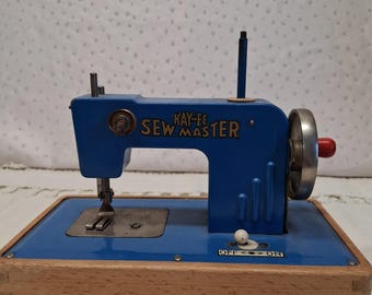 Vintage Kayanee Sewmaster Children's Sewing Machine, Battery