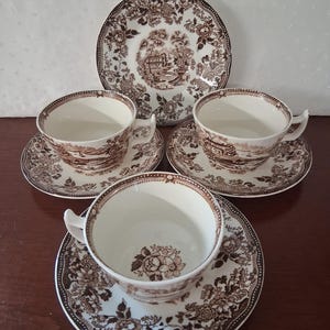 Vintage Royal Staffordshire Tonquin Clarice Cliff, 3 Cup & Saucer, Brown
