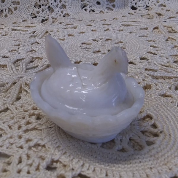 Vintage Westmoreland Milkglass Miniature Hen on Nest