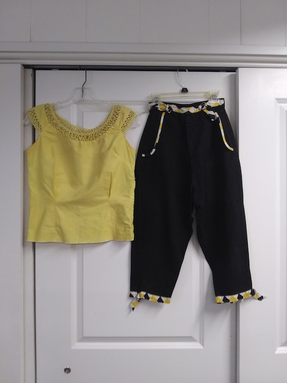 Vintage 1950's Black Capri Trousers, cute yellow a