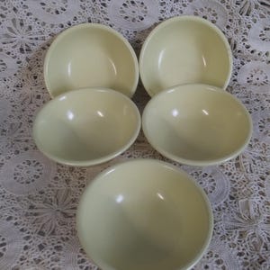 Vintage Lot of 5 Boontonware 5304-16 cereal Bowls Melamine Yellow