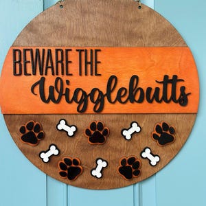 Wigglebutt Warning - Appendino da porta: regalo per gli amanti dei cani