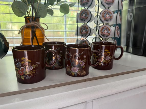 Vintage Japan Peacock & Floral Mugs – Set of 4 – Brown Glaze Stoneware – Mid Century SI Mark – Gold Rim – Boho Kitchen Decor
